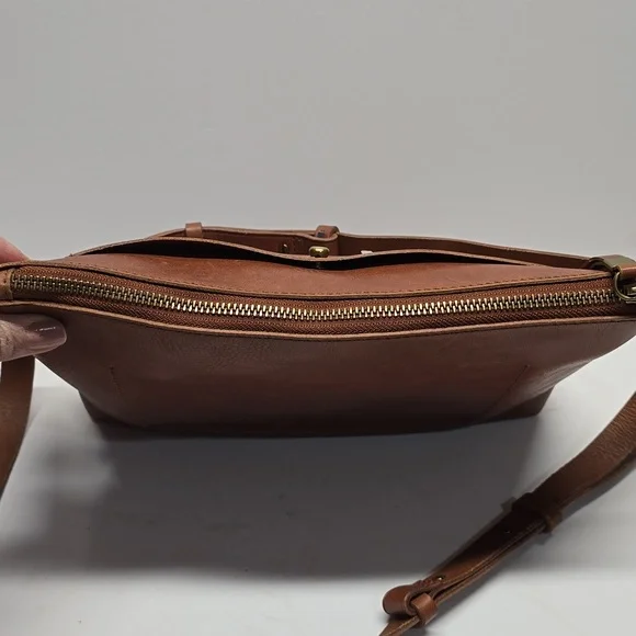 {Madewell} The Transport Leather Crossbody - Cognac Brown - Picture 6 of 15